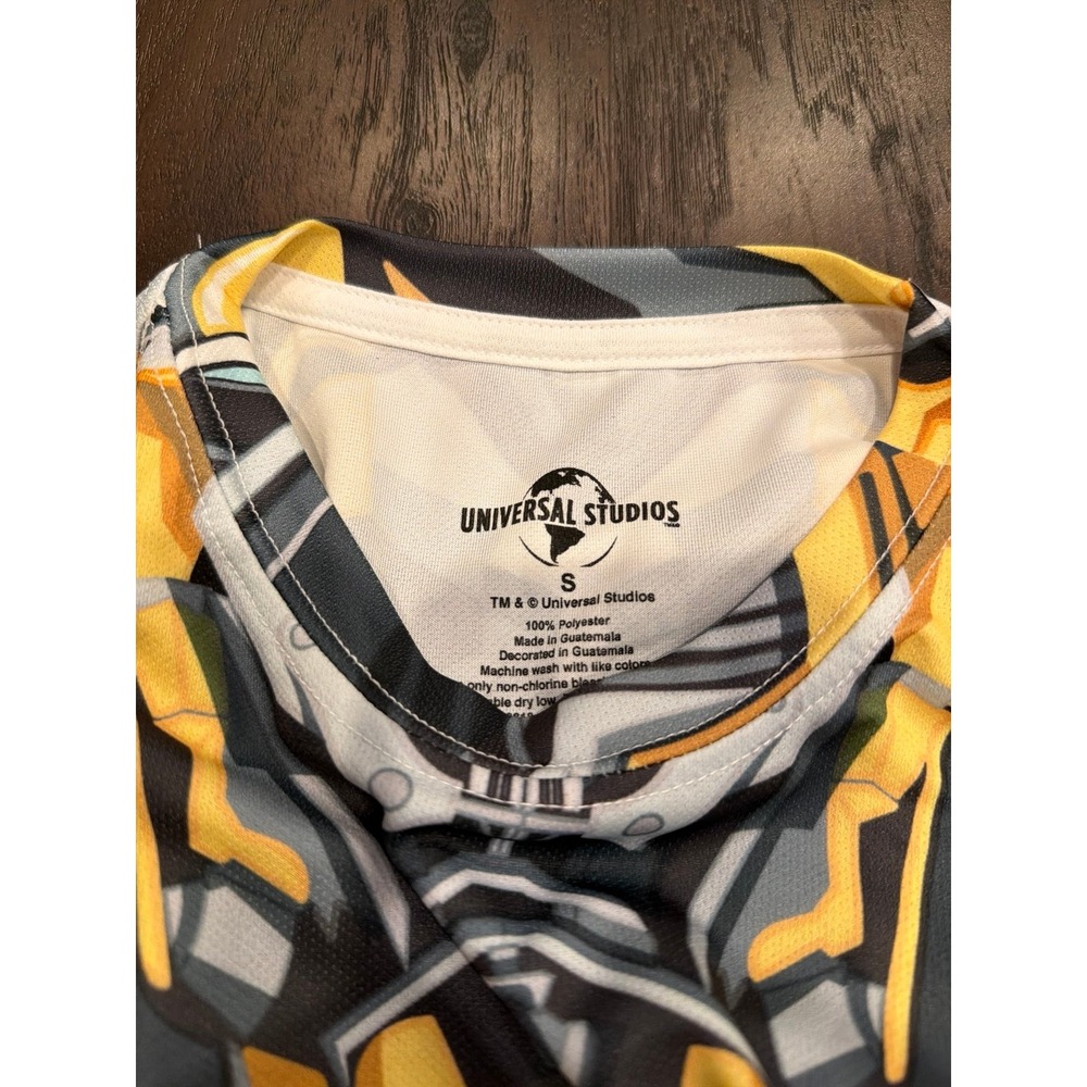 B3‎ Transformers Bumblebee Shirt Universal Studios 2018 EUC AOP all over print - Picture 3 of 3